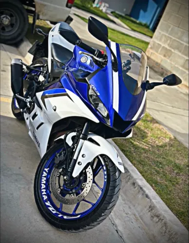 Yamaha YZF-R3 2024