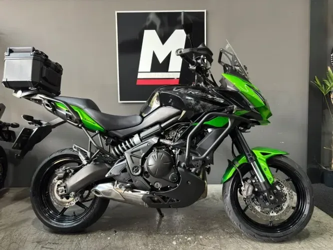 KAWASAKI VERSYS ABS 2021 - Revisada - Baú - Conservada