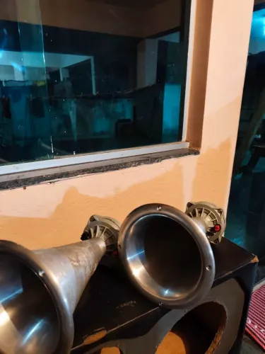 Cornetas JBL 250x