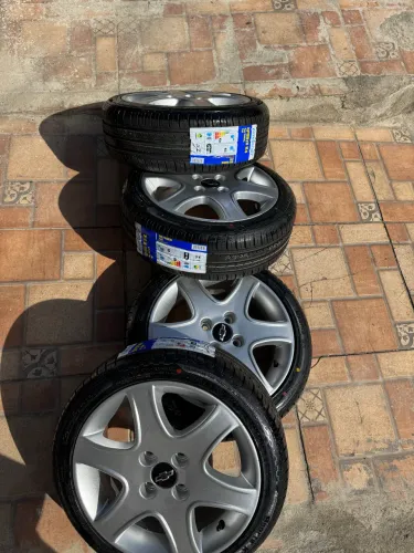  Rodas Aro 15 GM Astra Montana corsa Original Pneus NOVOS
