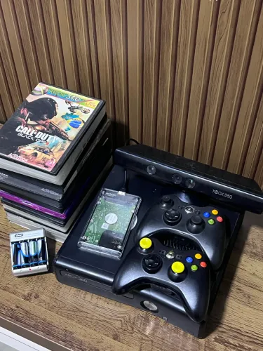 VENDO XBOX 360 COM HD 130 JOGOS
