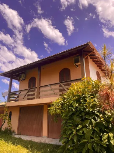 Casa com 4 suítes mobiliada no Campeche