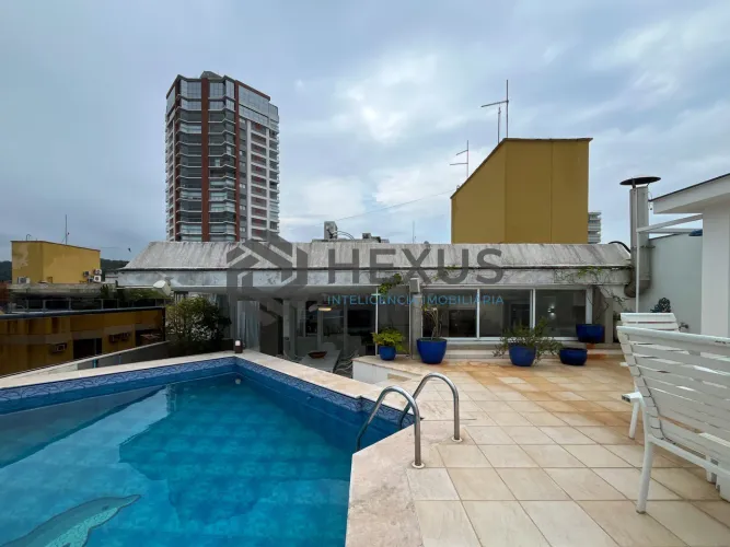 Cobertura penthouse com varanda e lazer na Praia da Enseada, Guaruja