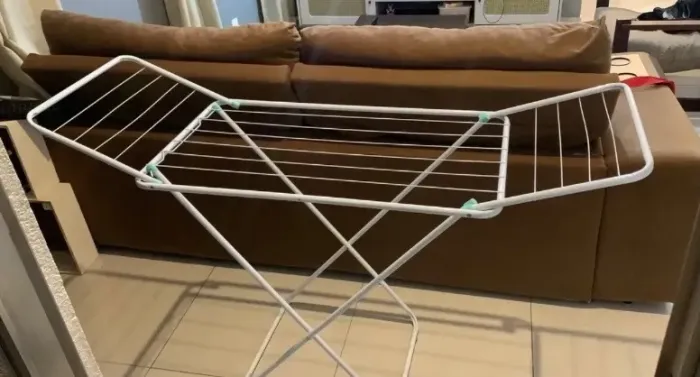 Varão de chão com abas dobrável branco