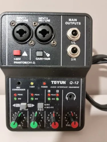 Interface De Áudio USB Teyun Q-12 2 Canais Para Gravação, Lives e Podcast