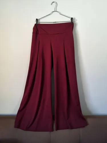 Calça pantalona bordô