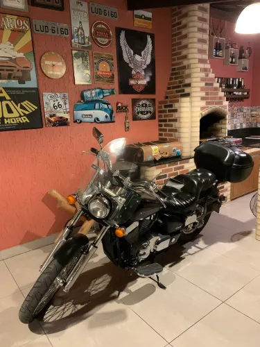 Honda Shadow 750 moto bem conservada 