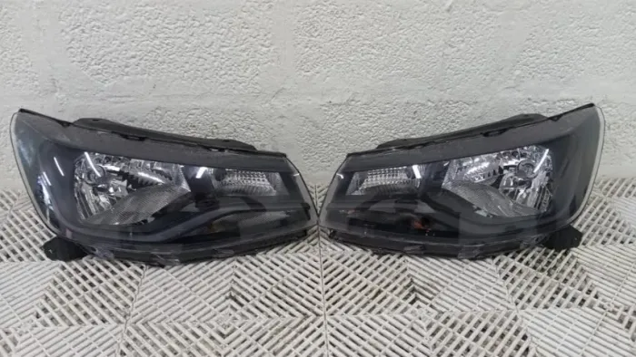 PAR DE FAROL SAVEIRO G9 