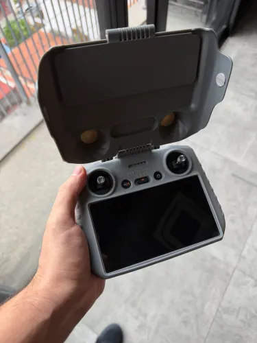 DJI RC 2 + Capa Sunnylife ? Muito novo