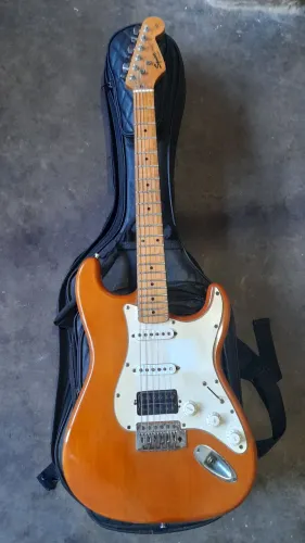 Guitarra Squier California/ Captação Malagoli e Dimarzio: Bem Consevada