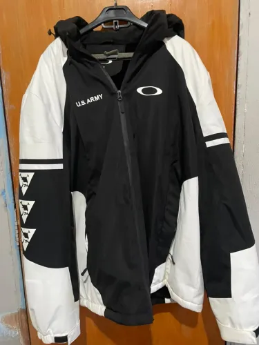Jaqueta Oakley