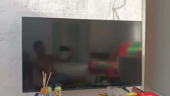 TV SMARTH 43 POLEGADAS 1 mes de usada novinha aceito proposta  com garantia certinha