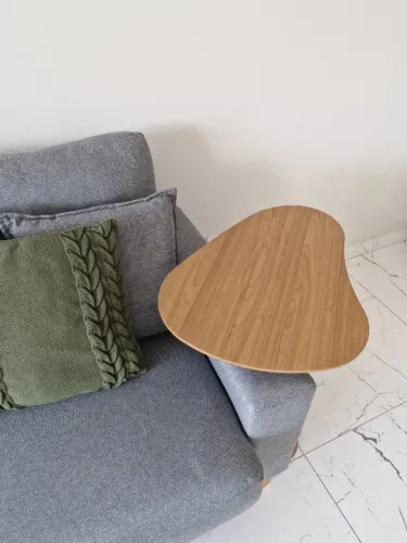 Mesa auxiliar orgânica