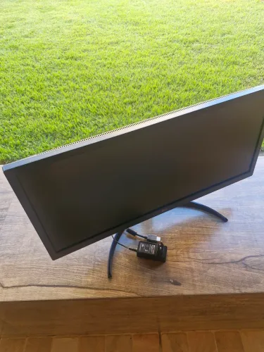 Monitor LG 26" - modelo 26WQ500