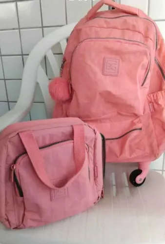 Mochila ? e Lancheira Escolar