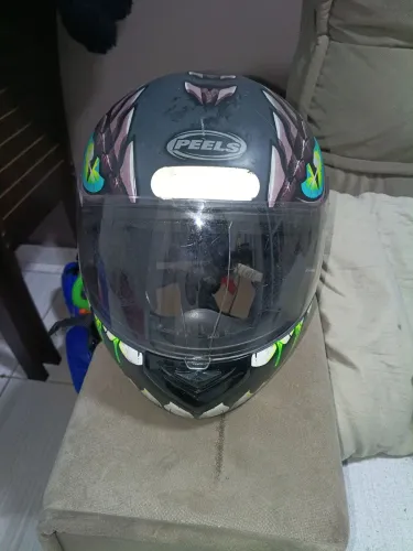 Capacete Peels