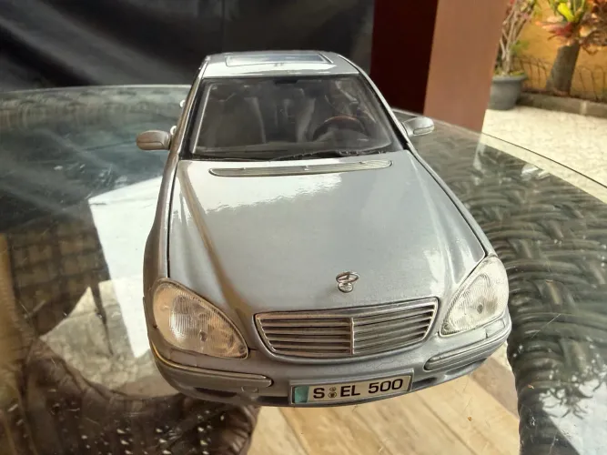 Miniatura Mercedes S-Class 1998 Maisto 1/18