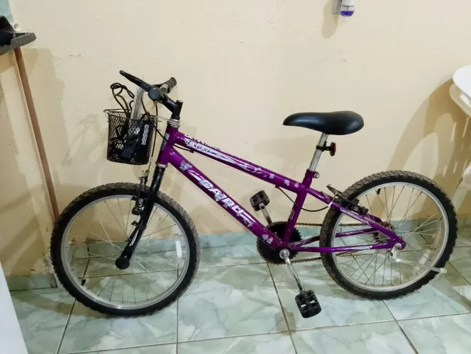 Vende-se uma bicicleta infantil