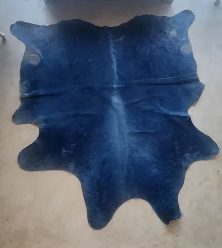 Tapete azul couro bovino 2 x 1,7 m