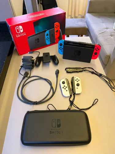 Nintendo Switch - Completo na caixa