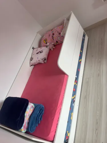 Cama infantil com cama extra TAM padrão