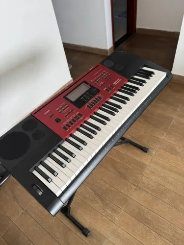 Teclado Casio CTK-6250 com capa, suporte, fonte e pedal