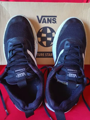 Tênis Vans Ultra Range Black, tamanho 40, excelente para o dia a dia.