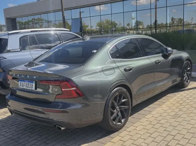 Volvo S60 T-4 Momentum 2.0 190cv 4P 2020