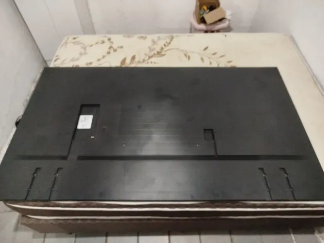 Teve de 75 polegadas com o Display quevrado
