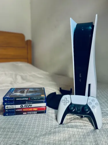 PlayStation 5 - Mídia física + 5 jogos