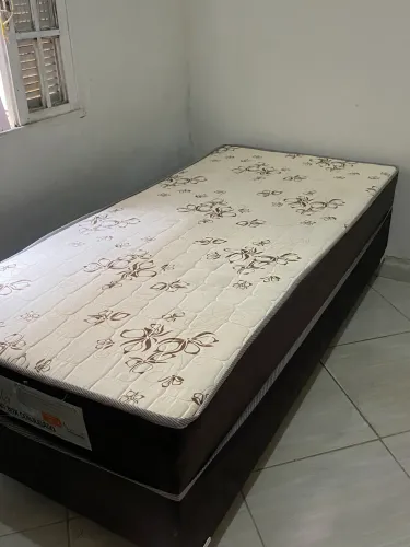 Cama box solteiro semi nova 