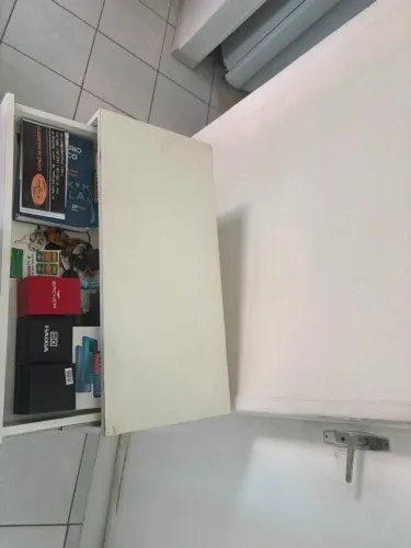 Vendo Rack para TV + Mesa Lateral/Escrivaninha - Seminovos/Leve os dois por apenas R$250 