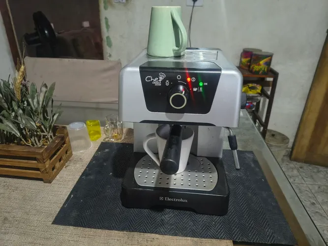 Cafeteira expresso Eletrolux 