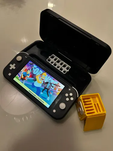 Nintendo Switch Lite + case e porta cartucho