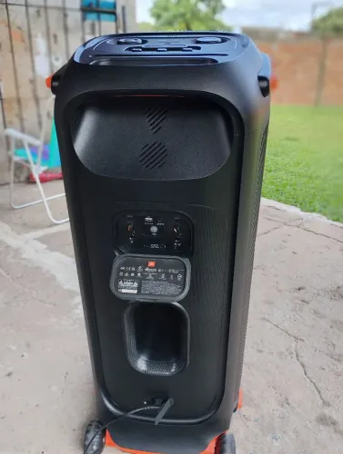Caixa de som JBL original 710 semi Nova 1 ano de compra 