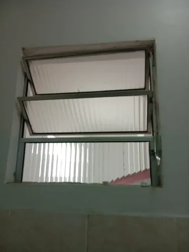 Sala comercial em cascadura possui 1 banheiro