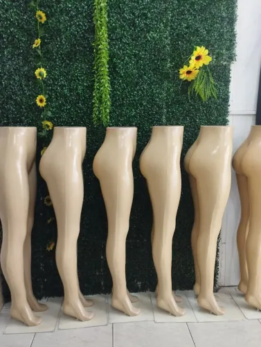 Maniquim meio corpo