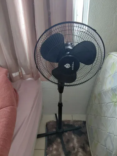 Ventilador semi novo