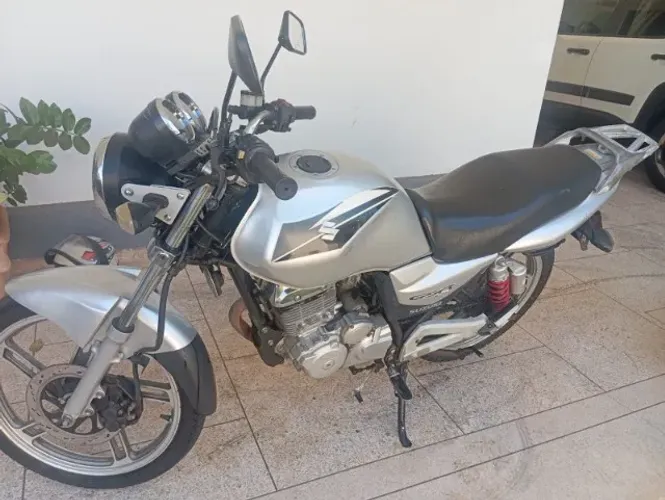 Vendo Moto Suzuki GSR125 2015/2016