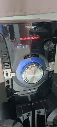 Aparelho de som Panasonic em bom estado.