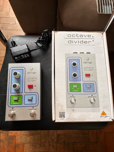 Pedal Oitavador - Octave Divider (Behringer)