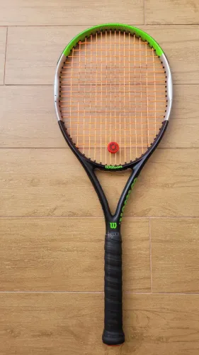 Raquete Wilson Blade Feel 100 - 286g - 16x19 - Excelente estado