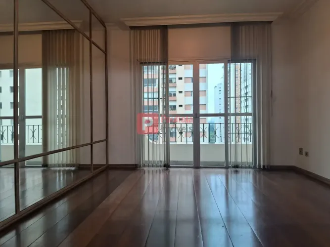 Apartamento à venda, 110 m², 3 quartos, 1 suíte, 3 banheiros, 2 salas, sacada, cozinha, 2