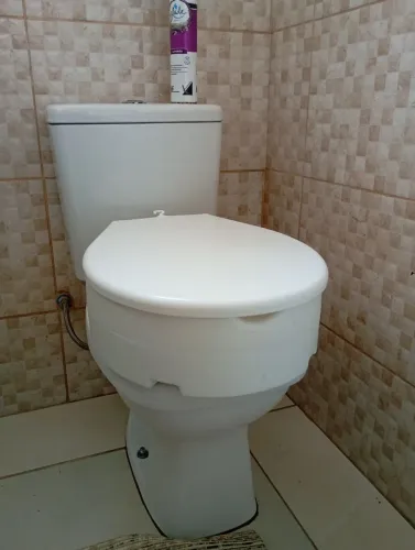 Acento sanitário de elevação