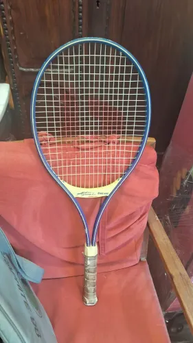 Raquete de tênis vintage 