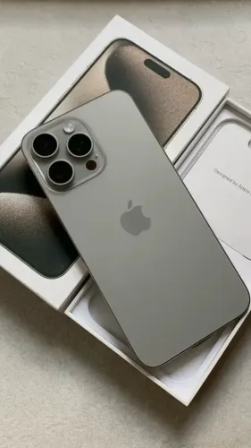 iPhone 15 Pro Max 256GB Natural Titanium | 85% Bateria | Impecável