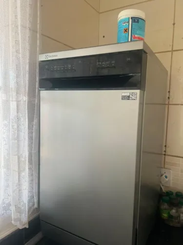 Lava-Louças Electrolux LL10X Inox 10 Serviços - Seminova, 6 Meses de Uso