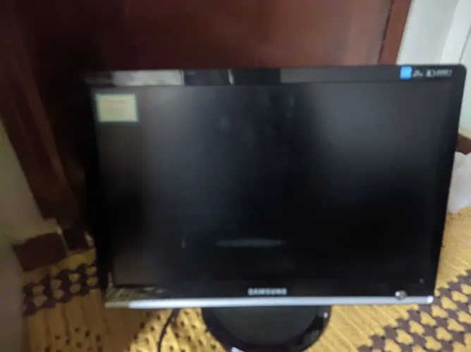 Monitor SyncMaster 931bw com defeito