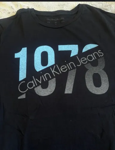 Camiseta Calvin Klein Preta