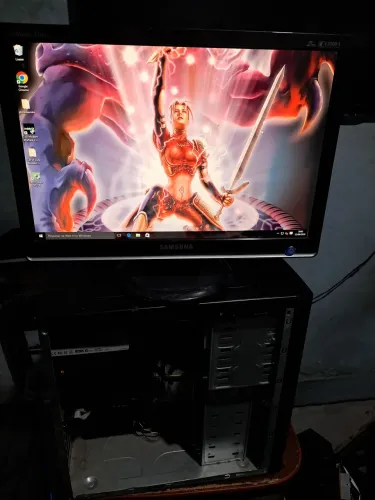 Pc gamer cpu tela e os cabos